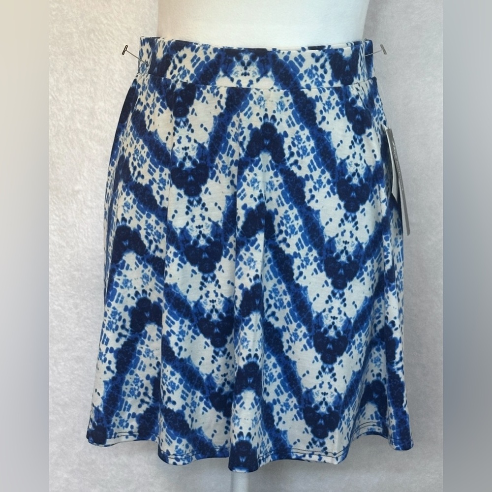 #1162 Joe Benbasset Blue and White Short Skirt Sz Large NWT